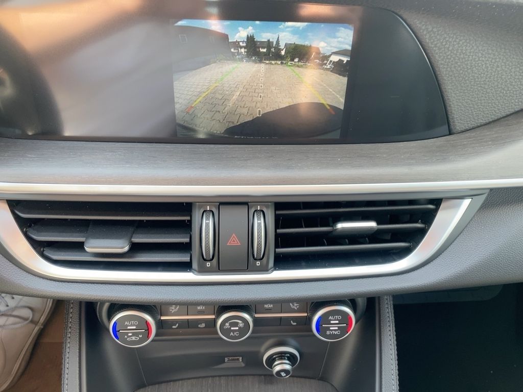 Alfa Romeo Stelvio 2023