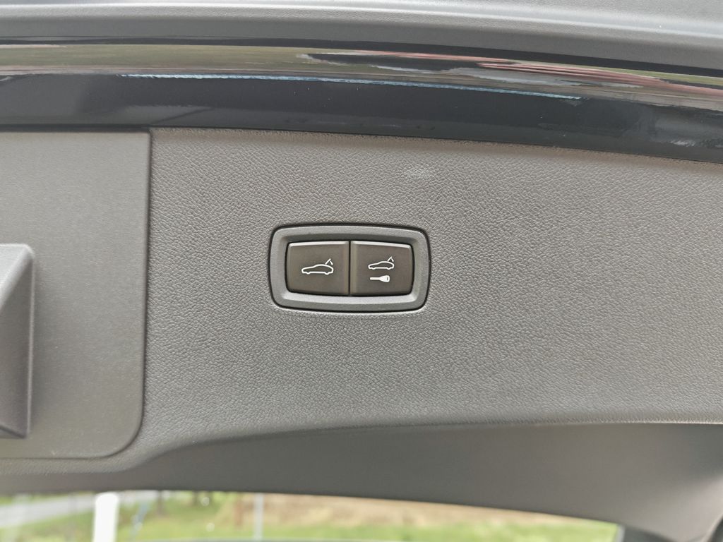 Porsche Cayenne 2025