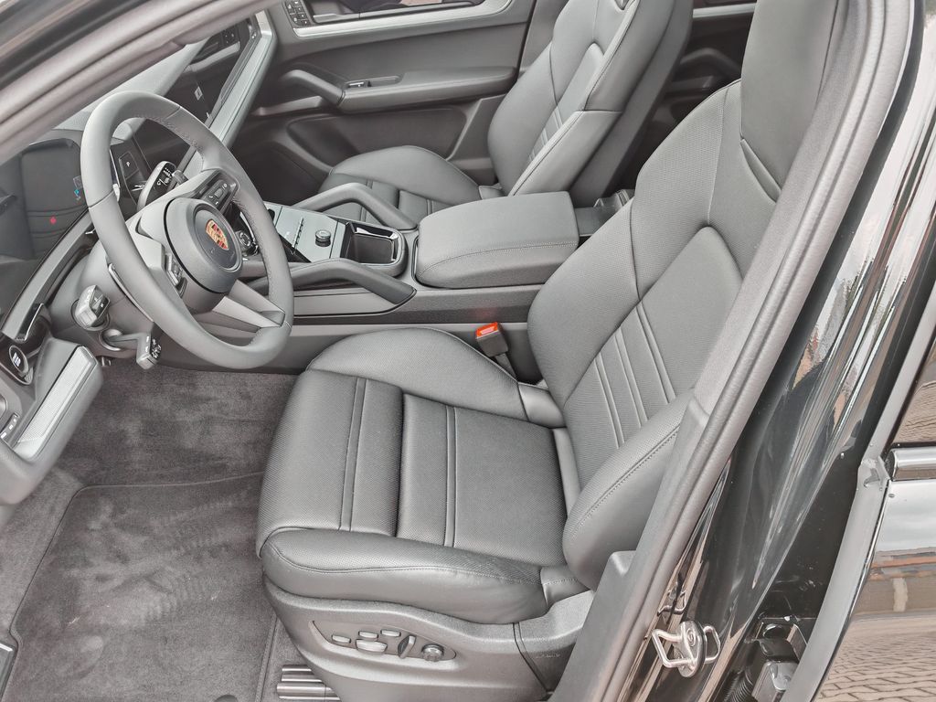 Porsche Cayenne 2025