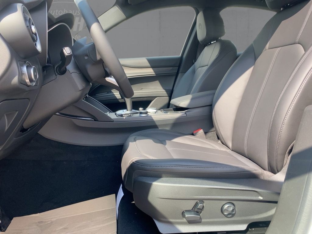 Alfa Romeo Stelvio 2023