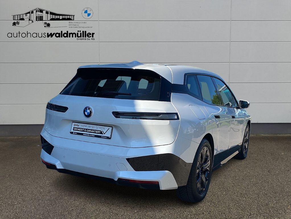 BMW iX 2023