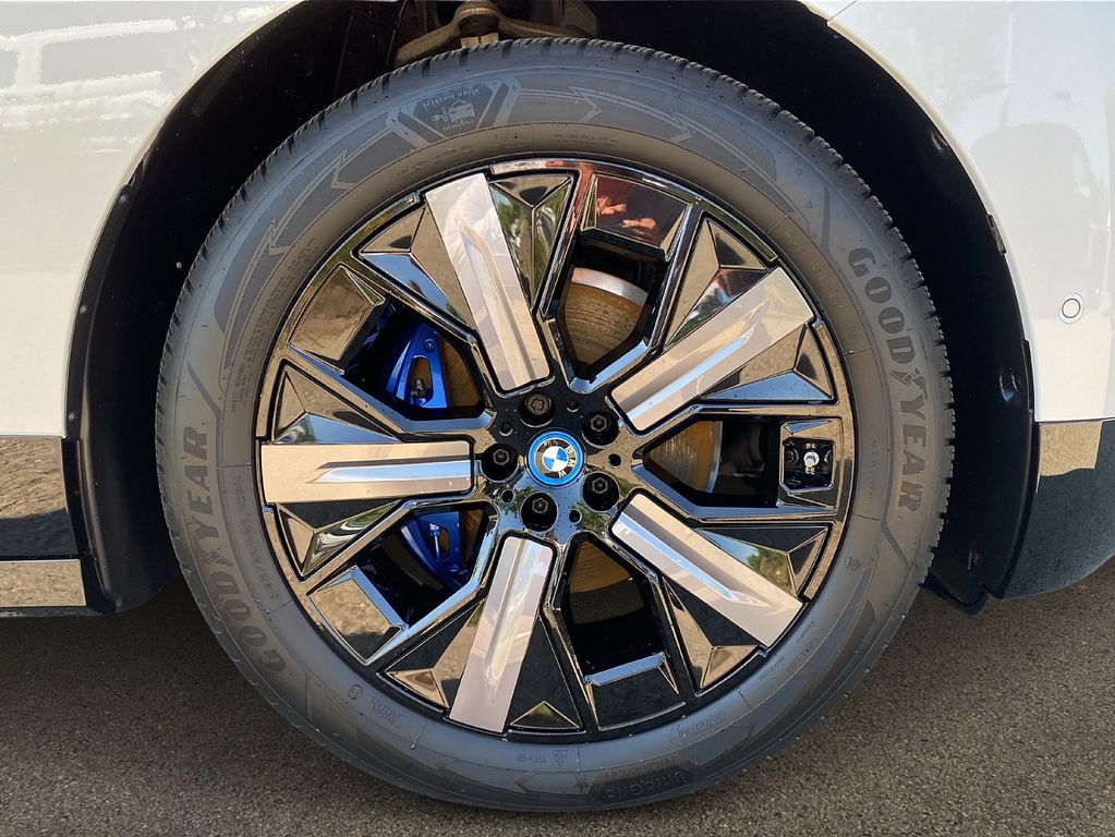 BMW iX 2023