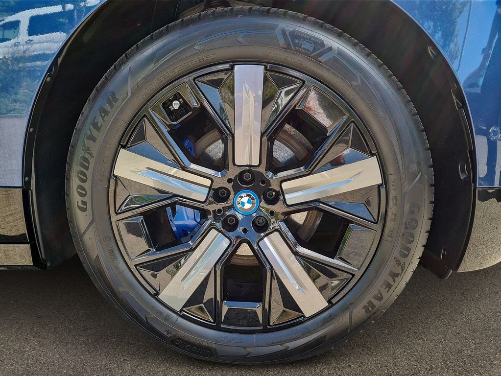 BMW iX 2023