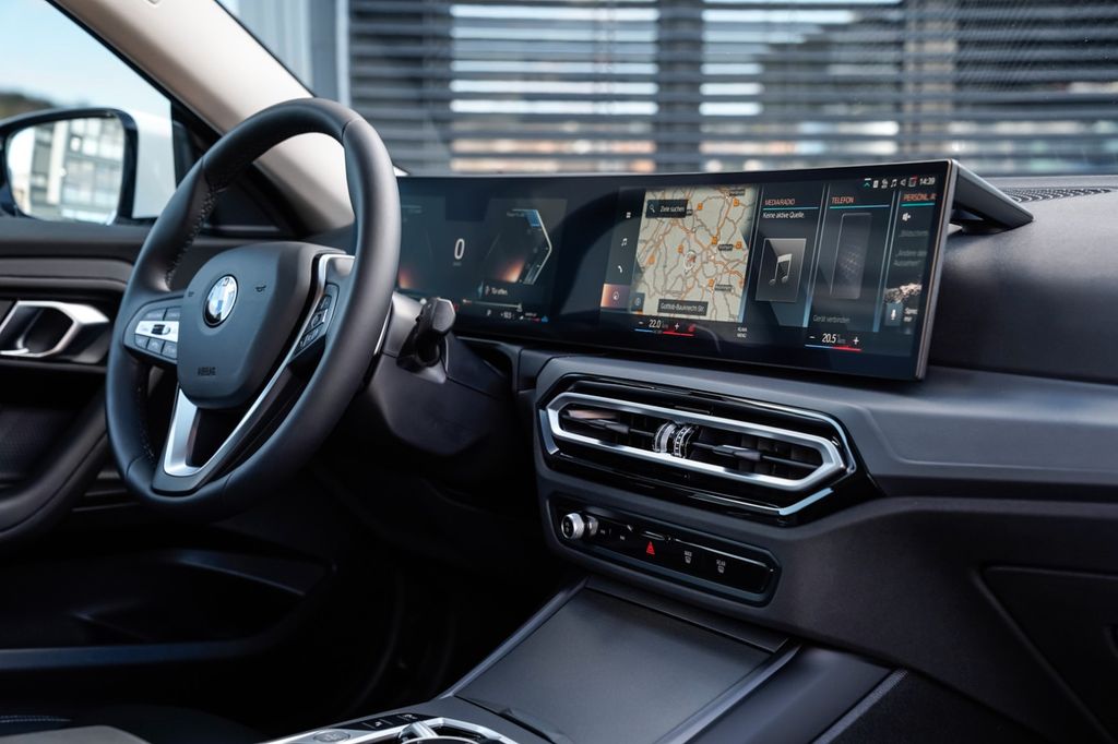 BMW 220 2024