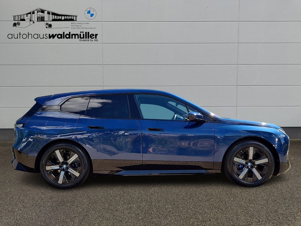 BMW iX 2023