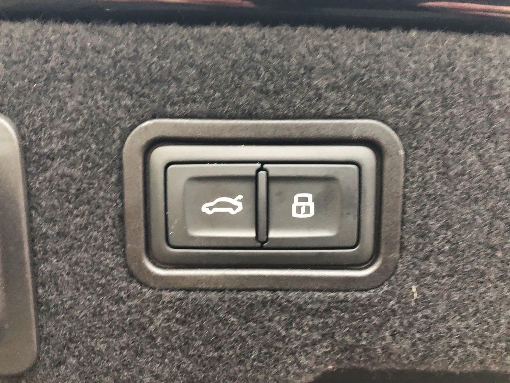 Audi A8 2021
