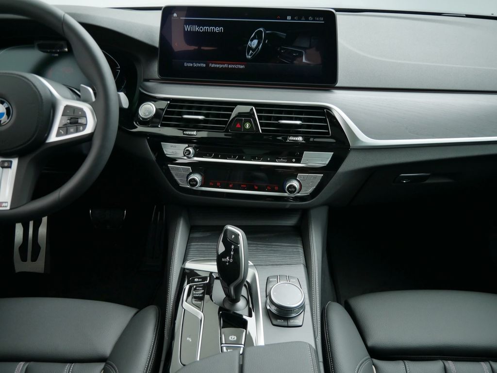 BMW 520 2023