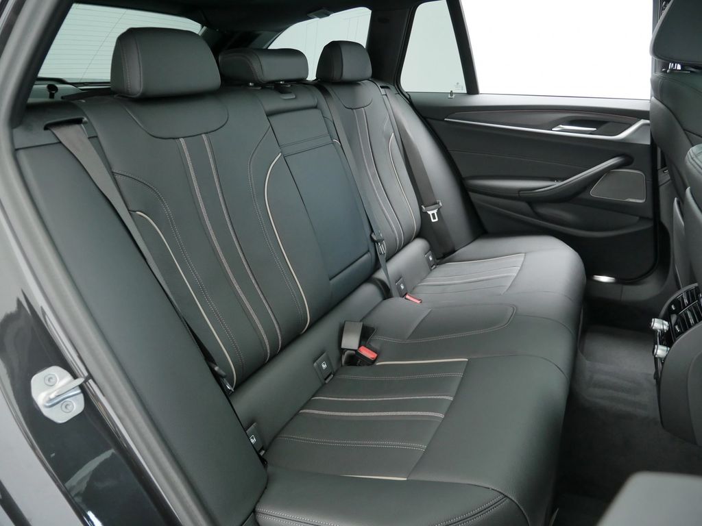 BMW 520 2023