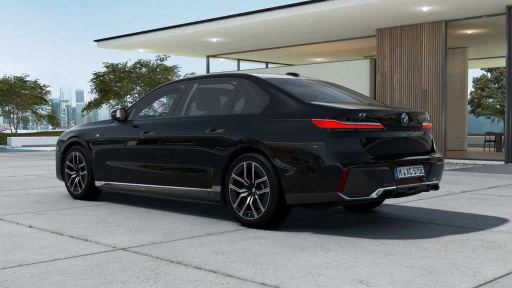 BMW i7
