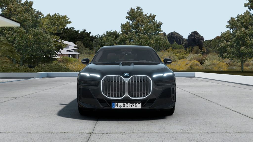 BMW i7