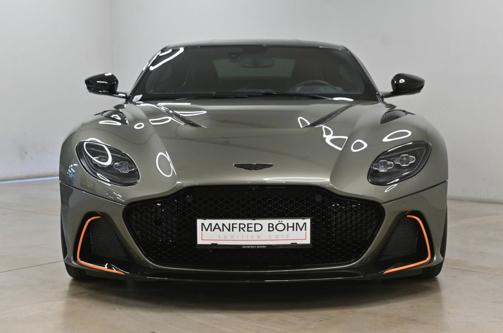 Aston Martin DBS 2023