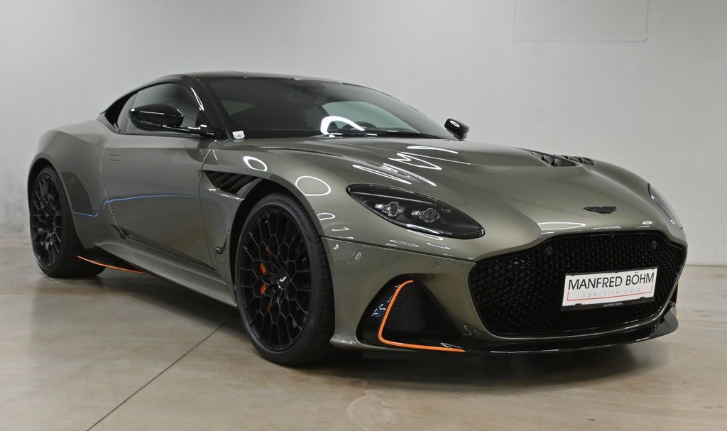 Aston Martin DBS 2023