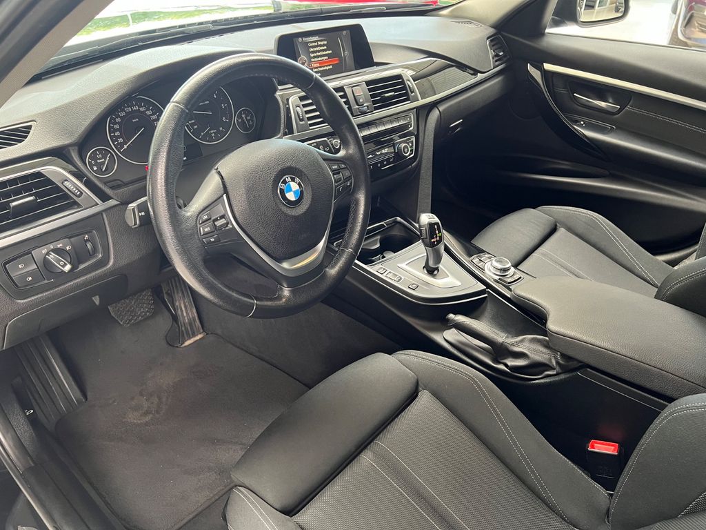 BMW 318 2017