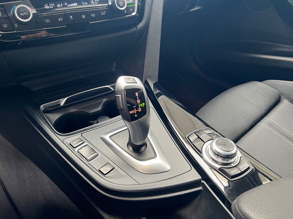 BMW 318 2017