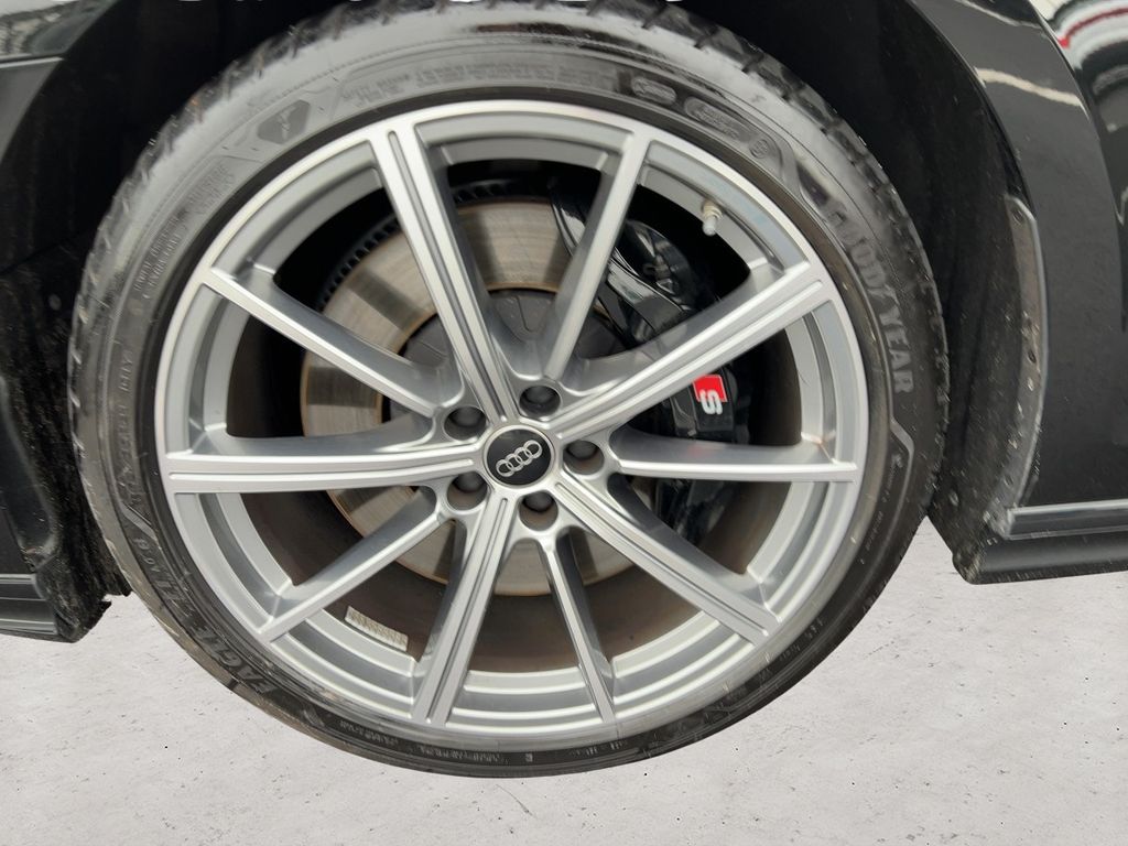 Audi S8 2024