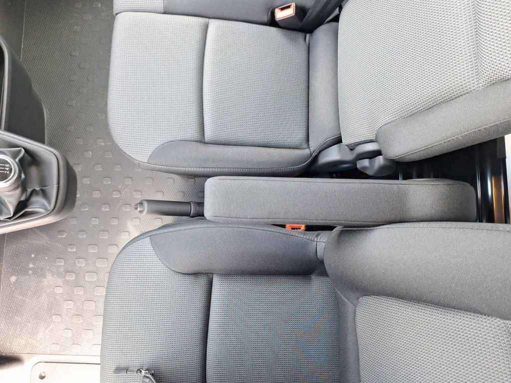 Nissan Primastar 2024