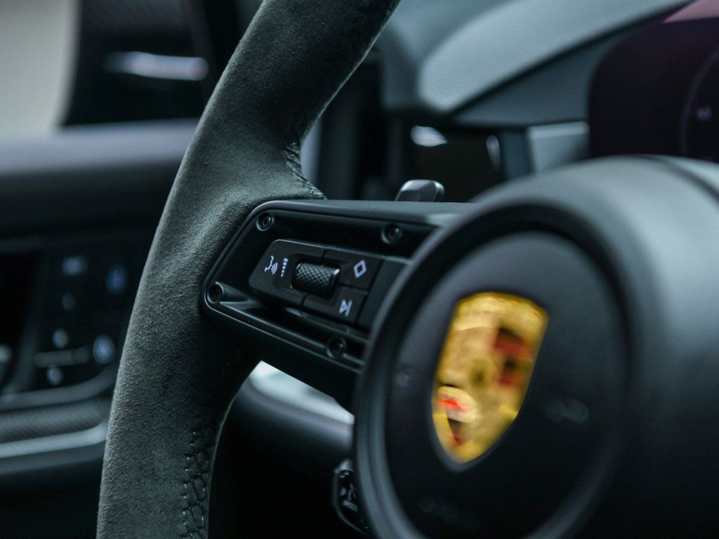 Porsche Cayenne 2025