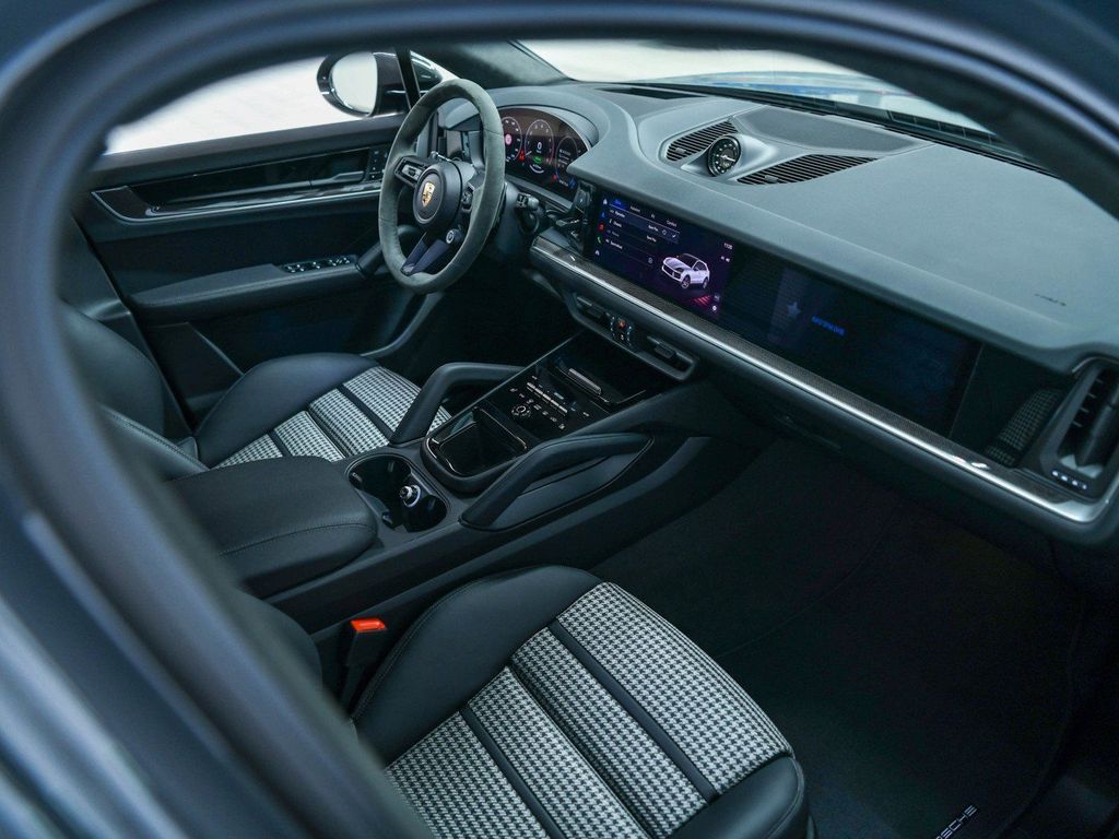 Porsche Cayenne 2025