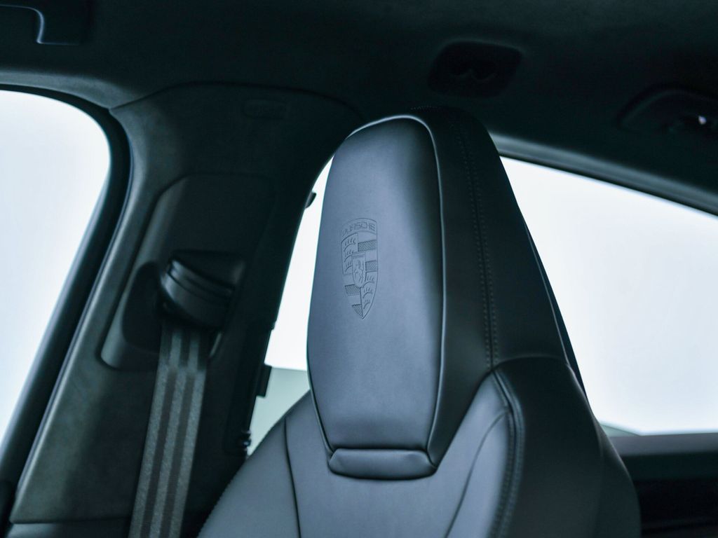 Porsche Cayenne 2025