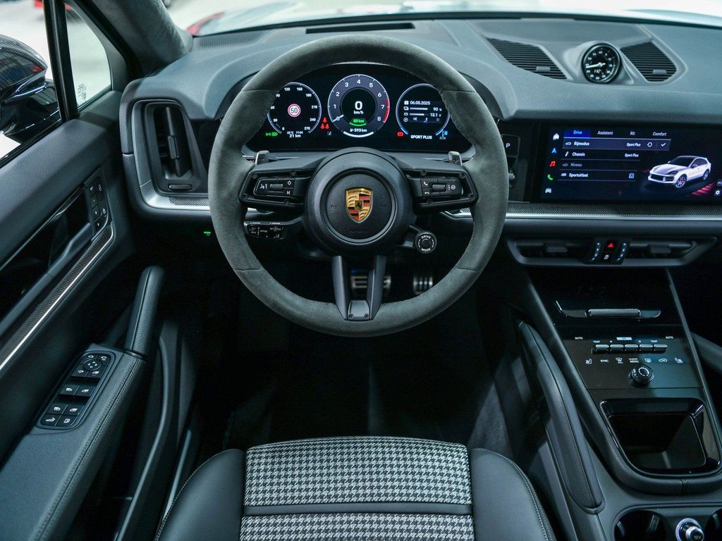 Porsche Cayenne 2025