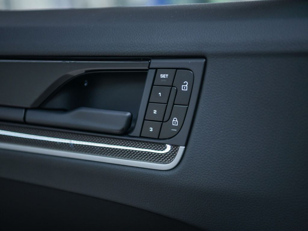 Porsche Cayenne 2025