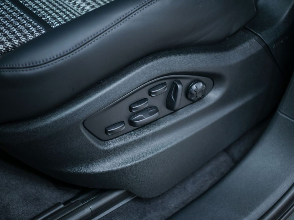 Porsche Cayenne 2025