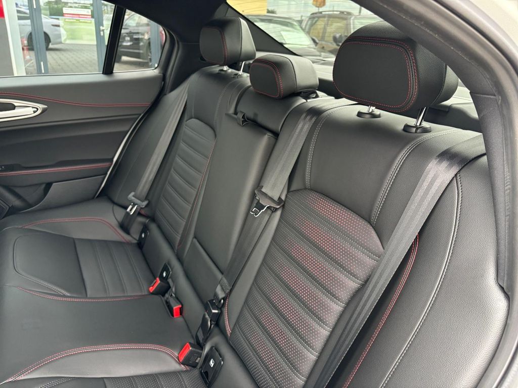 Alfa Romeo Giulia 2024