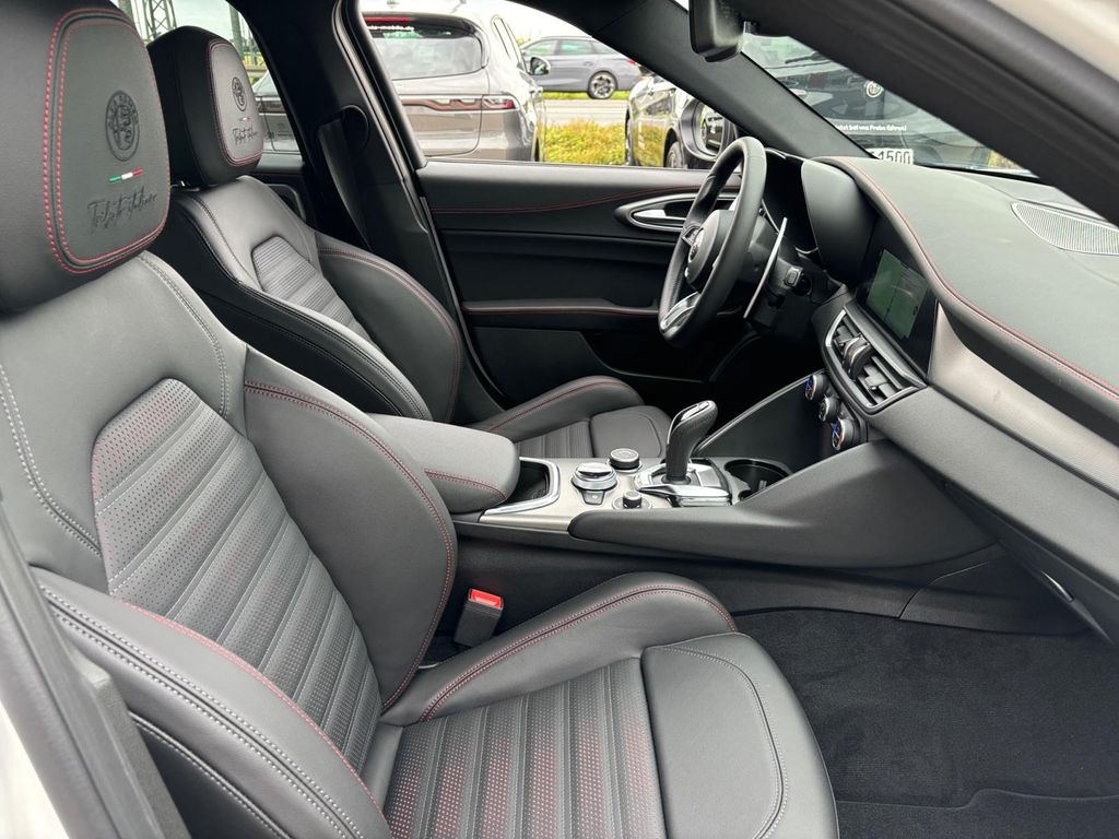 Alfa Romeo Giulia 2024