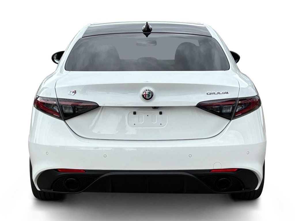 Alfa Romeo Giulia 2024