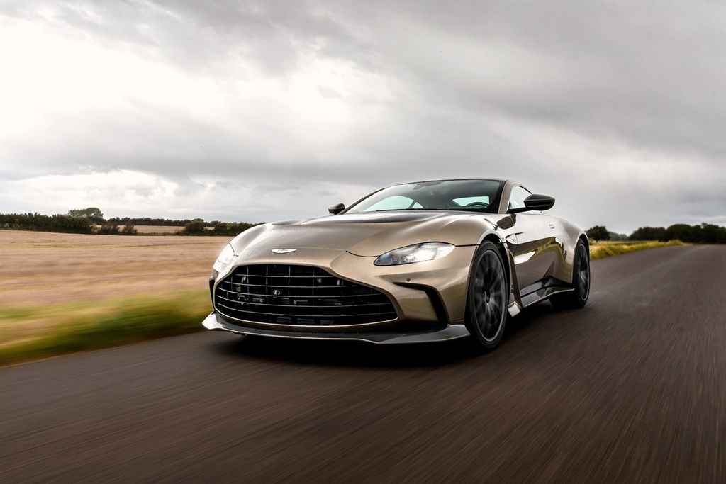 Aston Martin V12 Vantage 2022