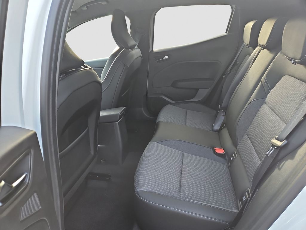 Mitsubishi Colt 2025