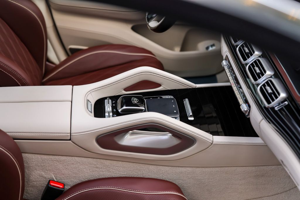 Mercedes-Benz GLS 600