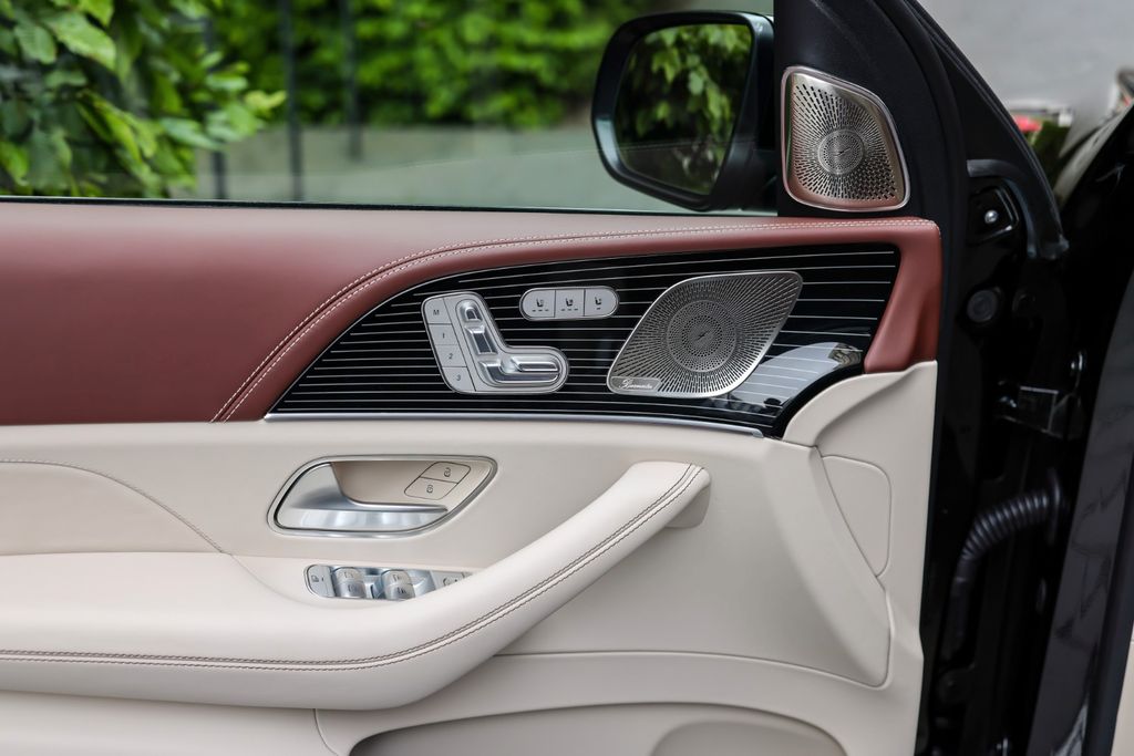 Mercedes-Benz GLS 600