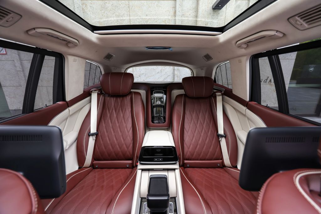 Mercedes-Benz GLS 600