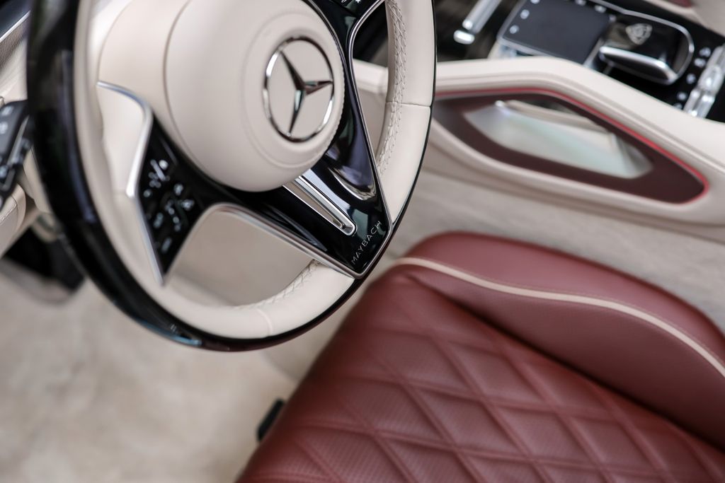 Mercedes-Benz GLS 600