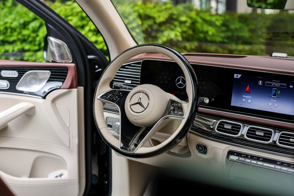 Mercedes-Benz GLS 600