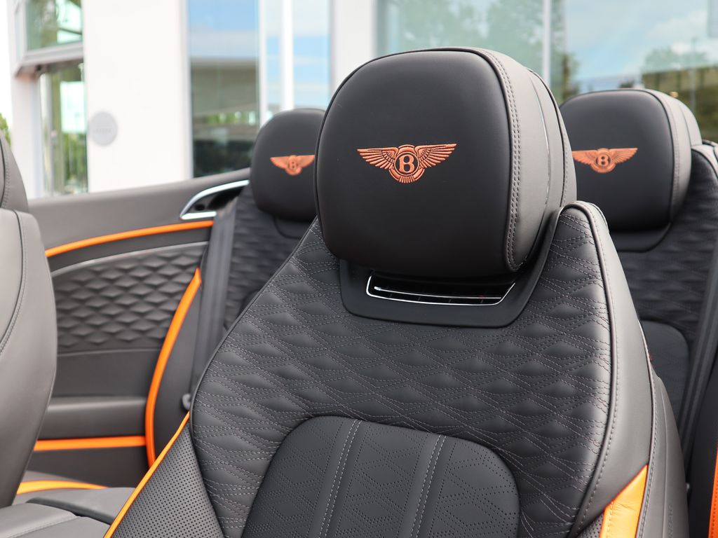 Bentley Continental GTC 2025