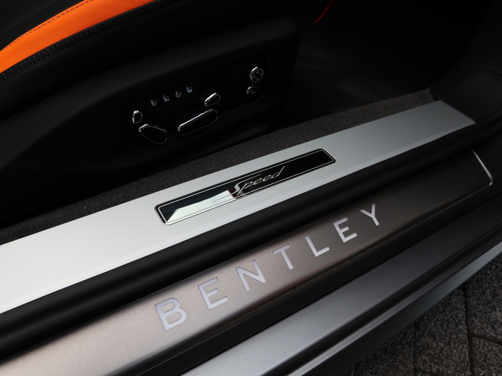 Bentley Continental GTC 2025