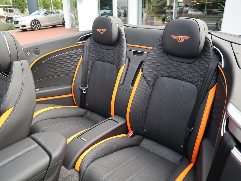 Bentley Continental GTC 2025