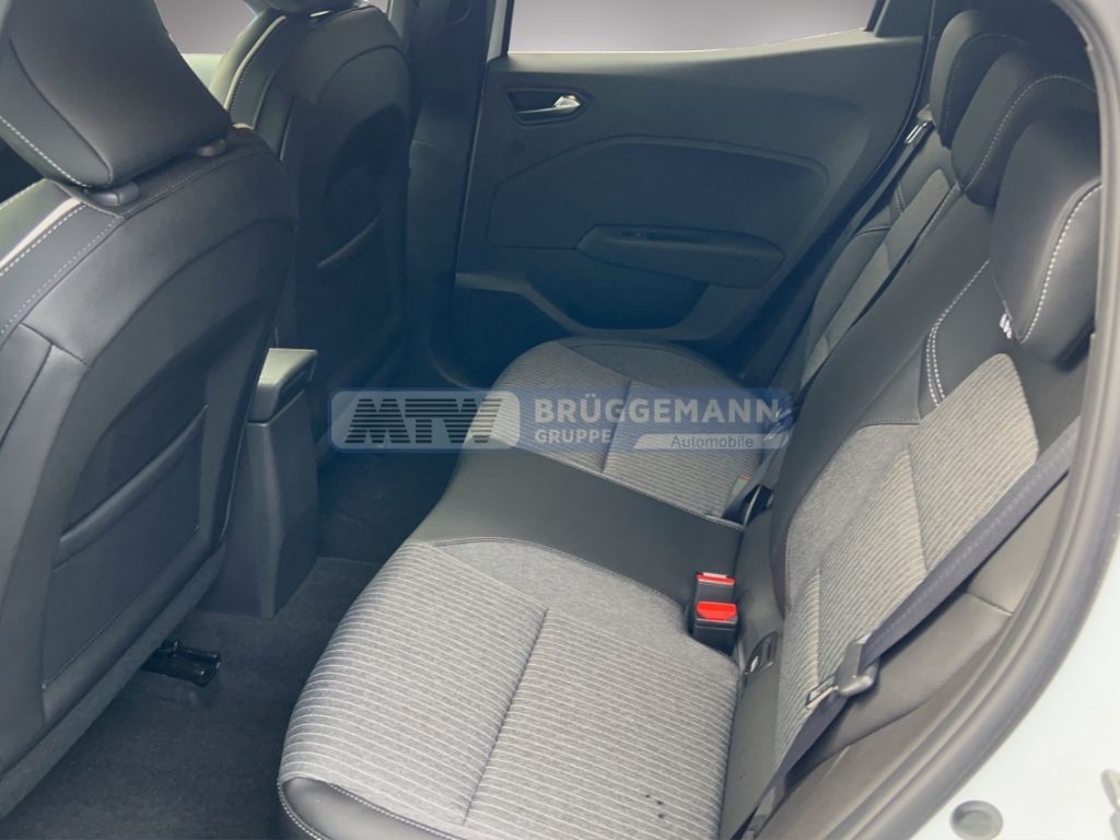 Mitsubishi Colt 2025