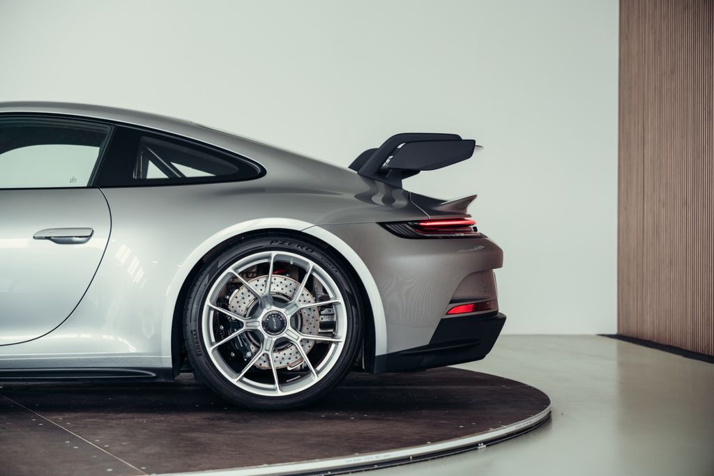 Porsche 992 2024