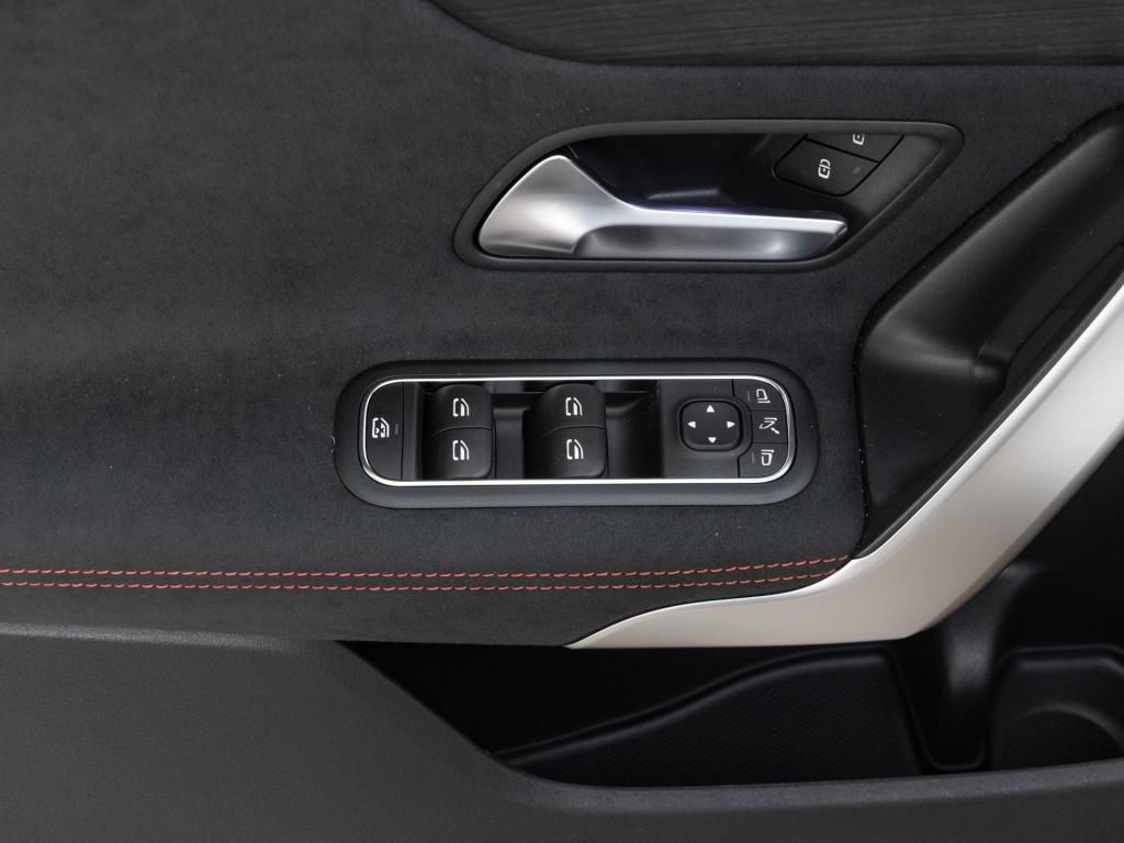 Mercedes-Benz CLA 220 2025