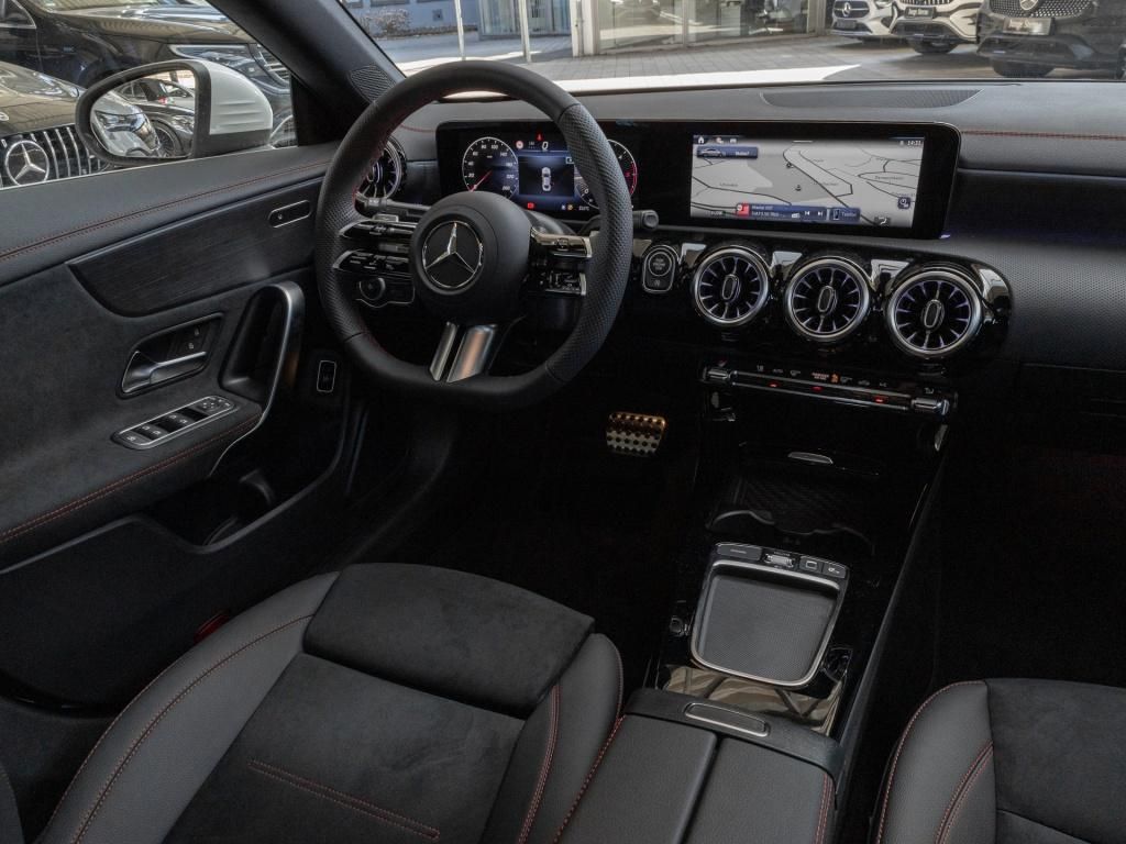 Mercedes-Benz CLA 220 2025