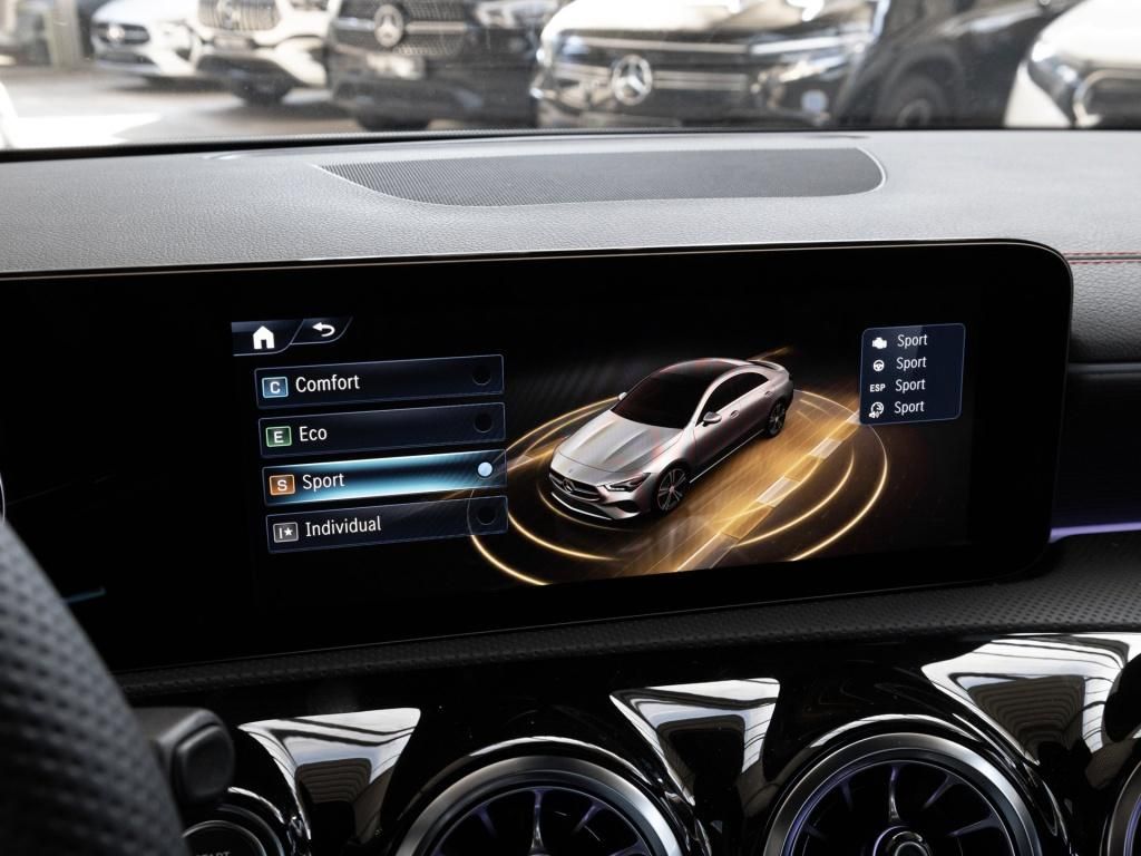 Mercedes-Benz CLA 220 2025