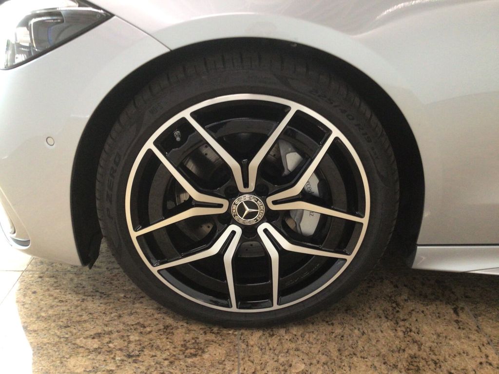 Mercedes-Benz C 300 2024