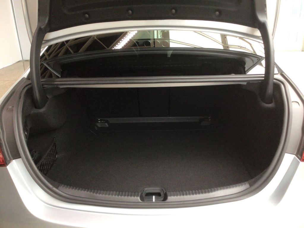 Mercedes-Benz C 300 2024