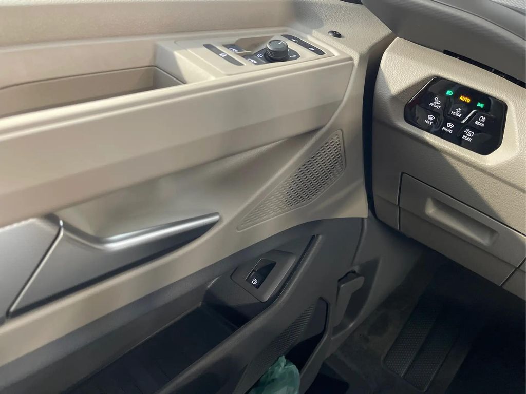 Volkswagen T7 California