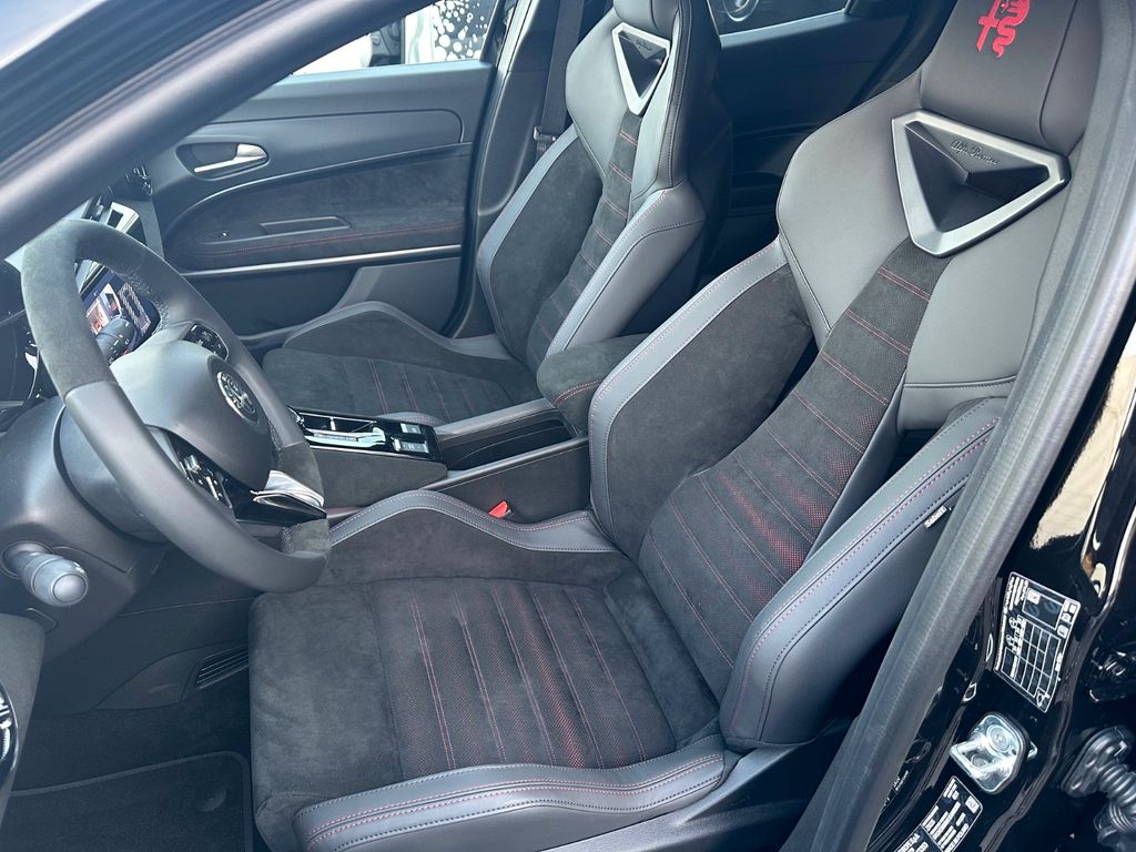 Alfa Romeo Junior 2025