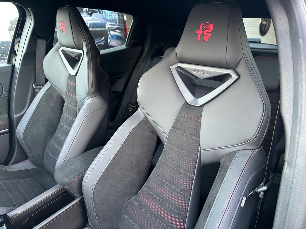 Alfa Romeo Junior 2025