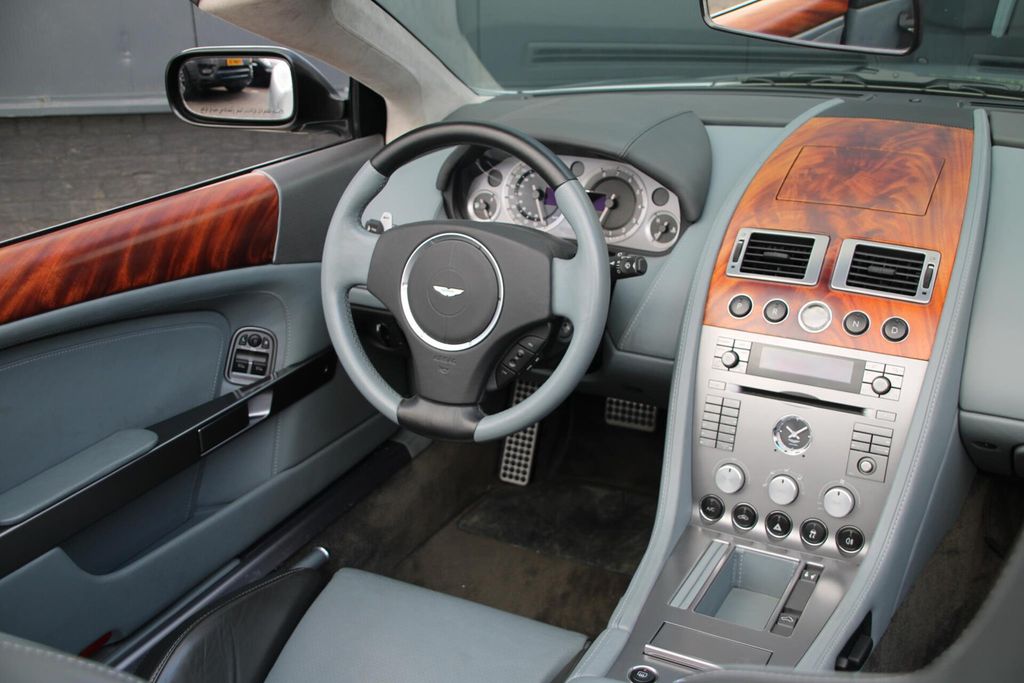 Aston Martin DB9 2006